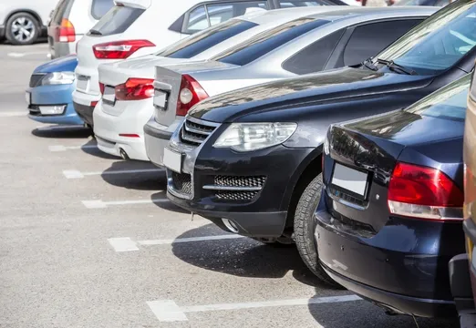 Place de parking réservée à un collaborateur