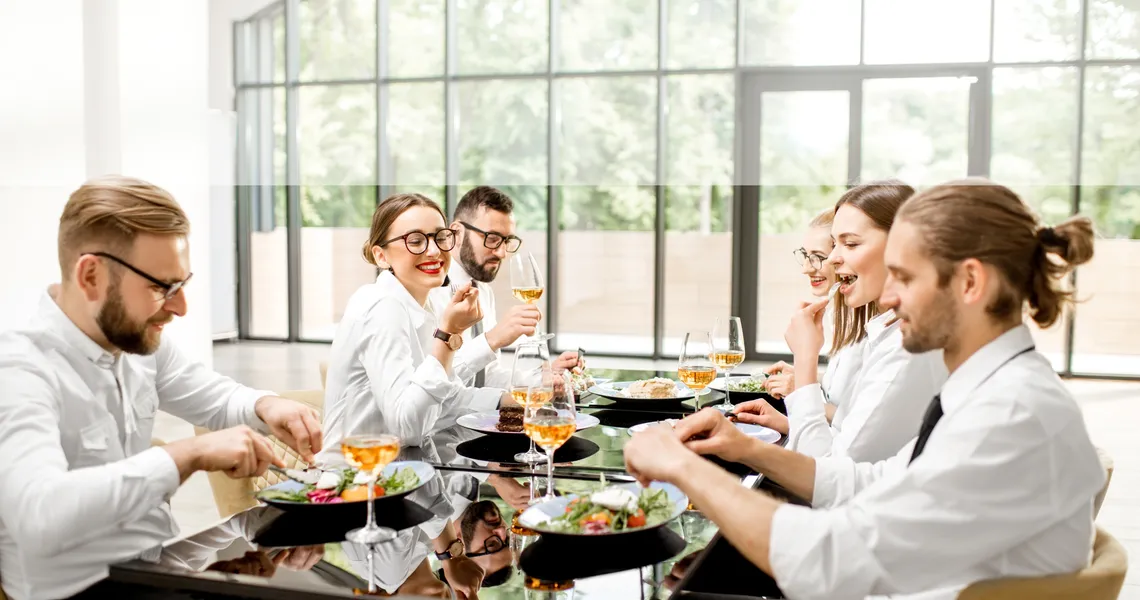 Illustration for “Meetings or dinners: The perfect recipe for stress-free booking”