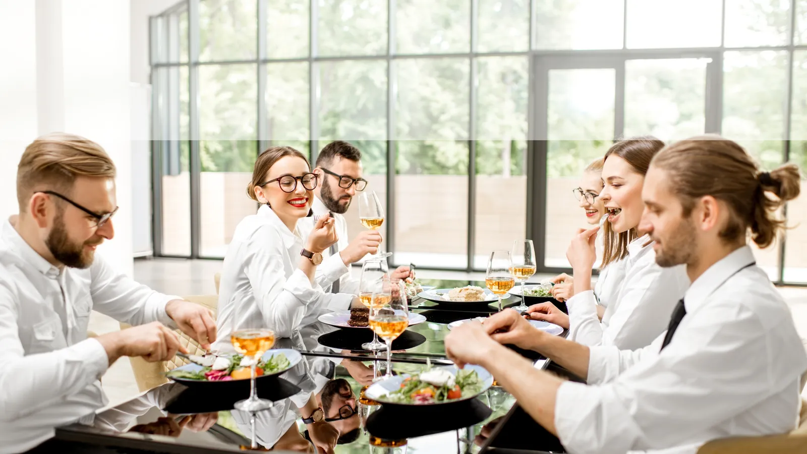 Illustration for “Meetings or dinners: The perfect recipe for stress-free booking”