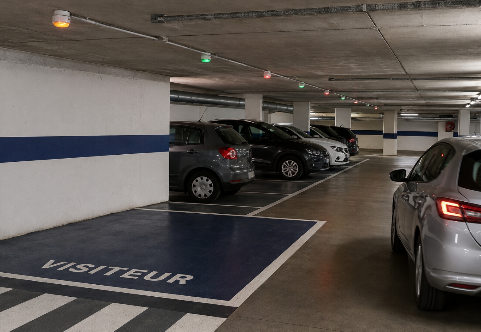 place parking visiteur avec capteur vert ou rouge